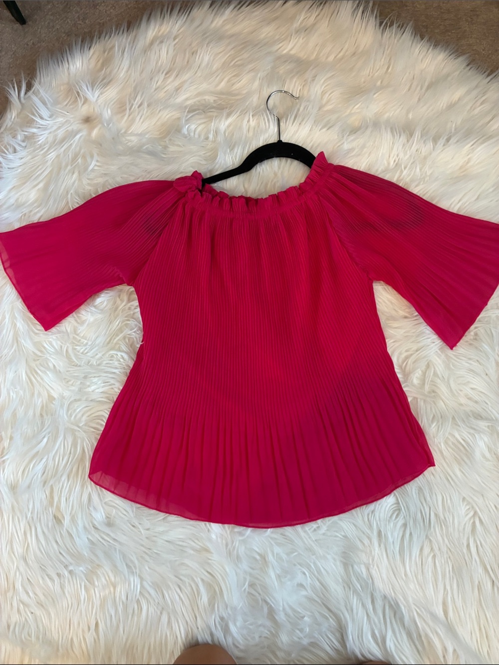 Women's Fuchsia Pleated Off-Shoulder Top